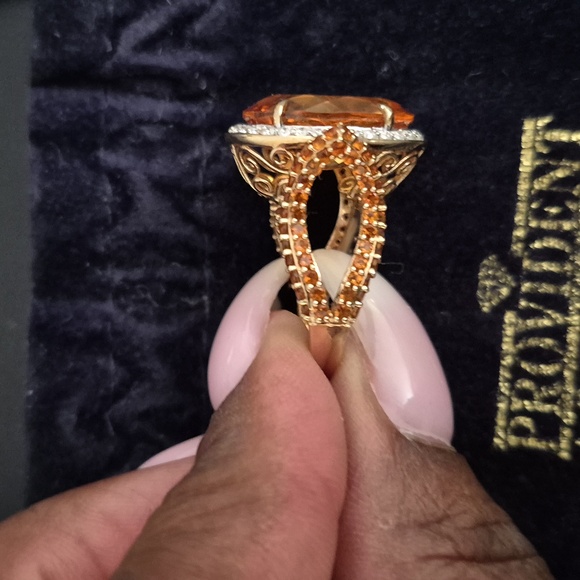 Unbranded 14k yellow gold citrine and diamond ring. - Picture 6 of 7